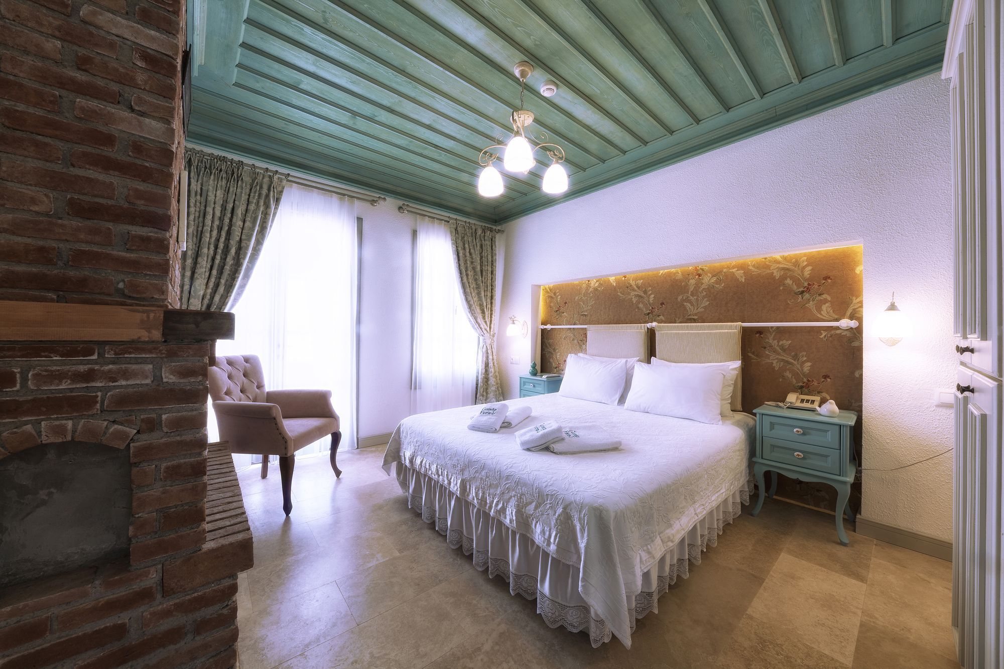 Cunda Fora Hotel Ayvalik Exterior photo